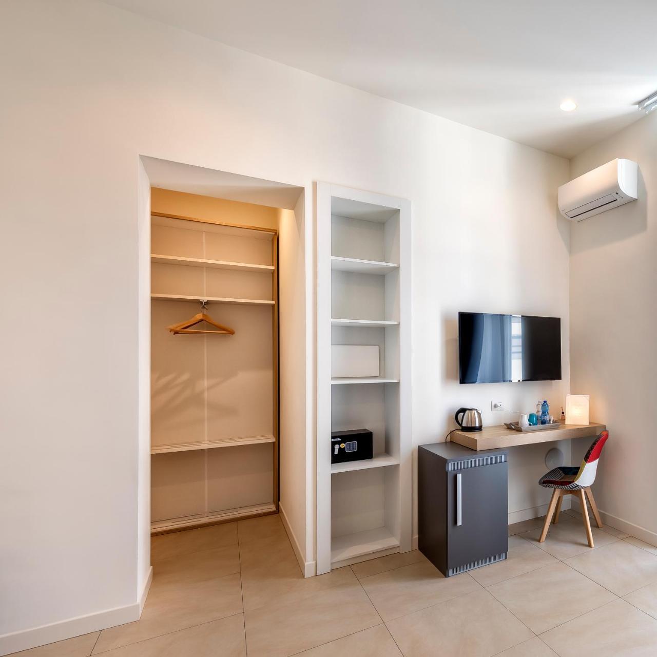 Napoli Squares Suites Εξωτερικό φωτογραφία